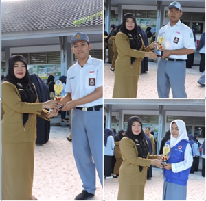 Penyerahan Piala Kepada Kepala SMKN 1 Batam oleh PMR Wira SMKN 1 Batam